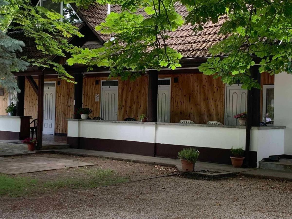 Platan Ueduelo Apartment Balatonlelle Exterior photo